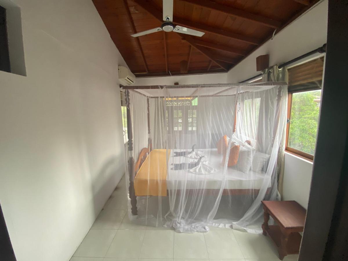אונה ואטונה Flamingo Guest House מראה חיצוני תמונה
