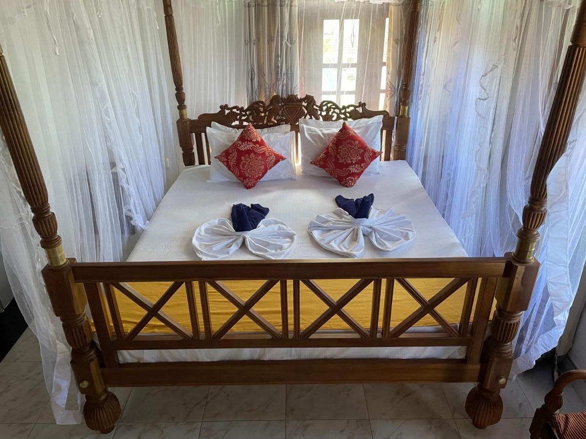 אונה ואטונה Flamingo Guest House מראה חיצוני תמונה