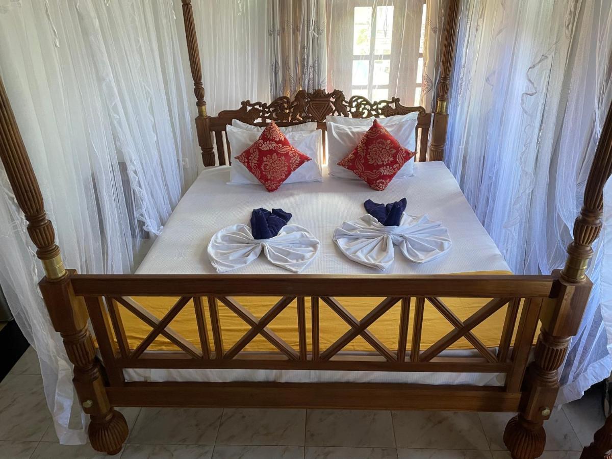אונה ואטונה Flamingo Guest House מראה חיצוני תמונה