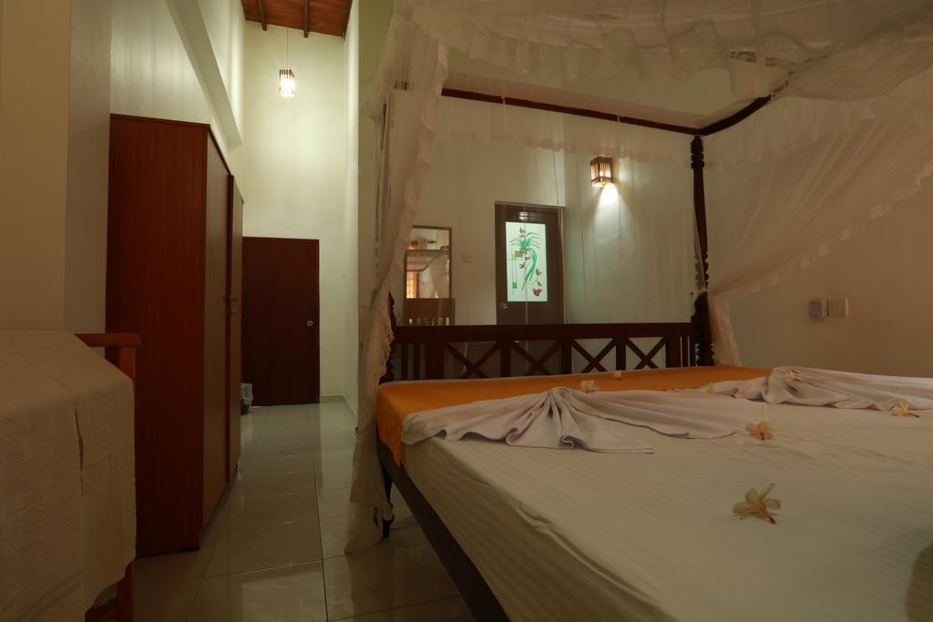 אונה ואטונה Flamingo Guest House מראה חיצוני תמונה