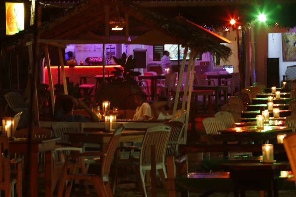 אונה ואטונה Flamingo Guest House מראה חיצוני תמונה