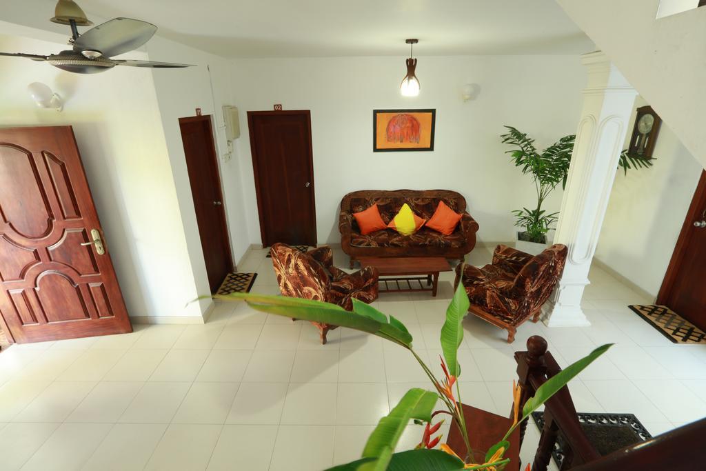 אונה ואטונה Flamingo Guest House מראה חיצוני תמונה