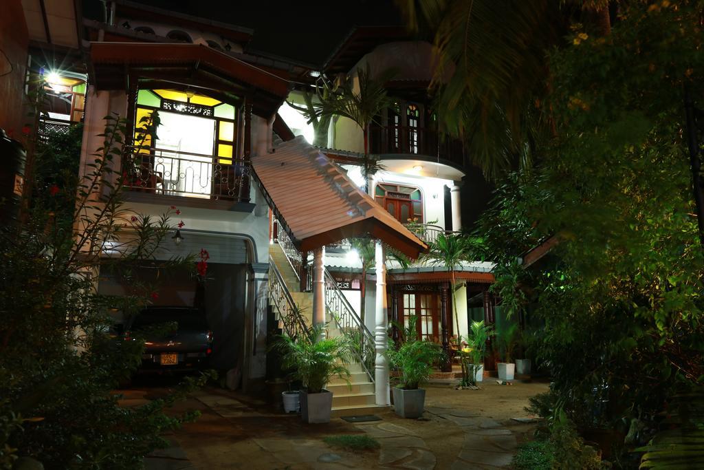 אונה ואטונה Flamingo Guest House מראה חיצוני תמונה