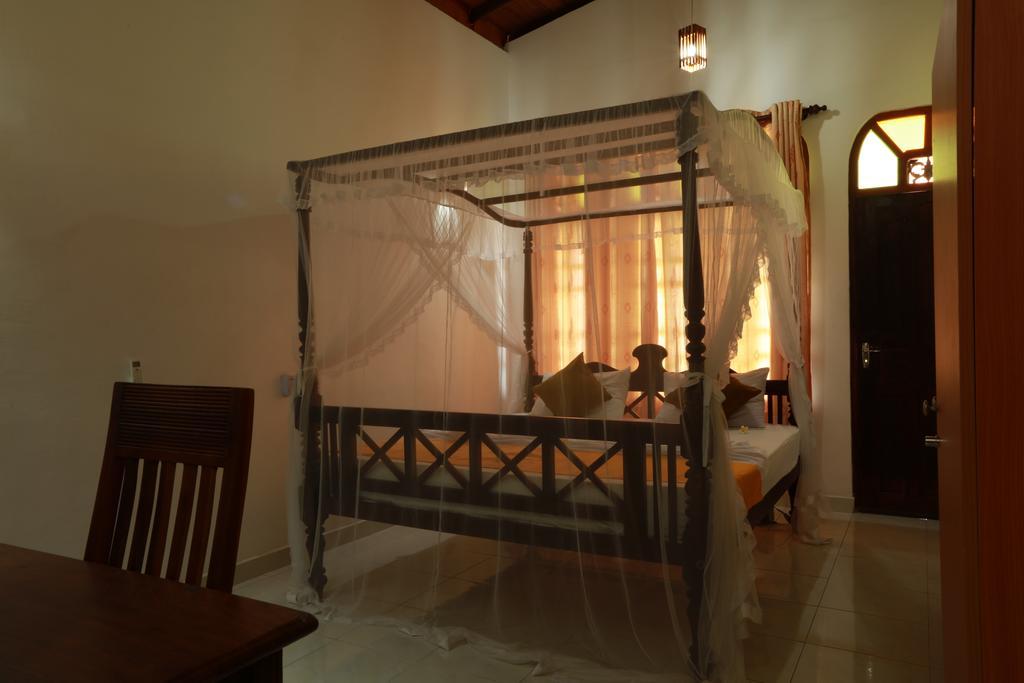 אונה ואטונה Flamingo Guest House מראה חיצוני תמונה