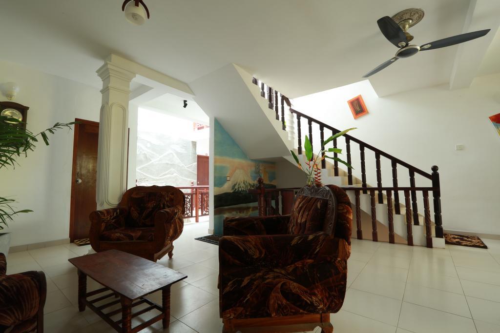 אונה ואטונה Flamingo Guest House מראה חיצוני תמונה
