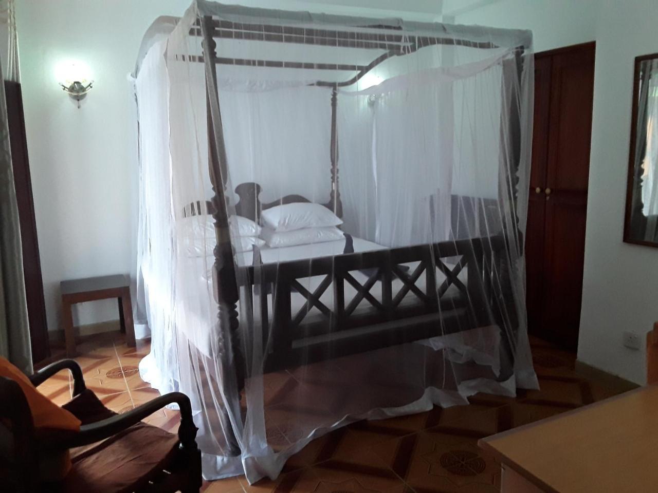 אונה ואטונה Flamingo Guest House מראה חיצוני תמונה